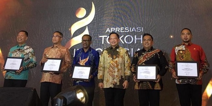 Pj Walikota Pekanbaru Terima Penghargaan Kepala Daerah Inovatif dari Tempo